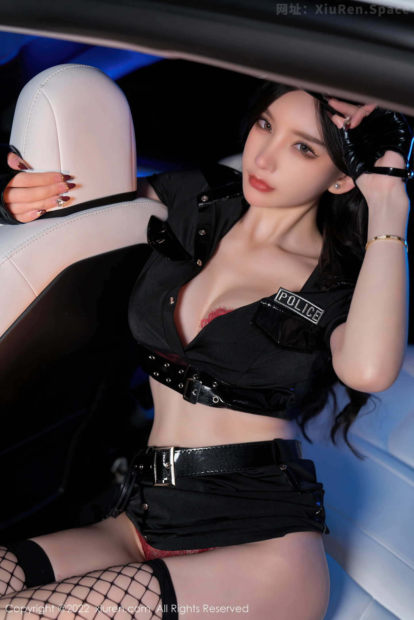 图片[5]-[XiuRen秀人网]VOL.4741 女神周于希Sally女警官主题黑色短裙露蕾丝内裤秀翘臀诱惑写真72P-秀人网官方网站